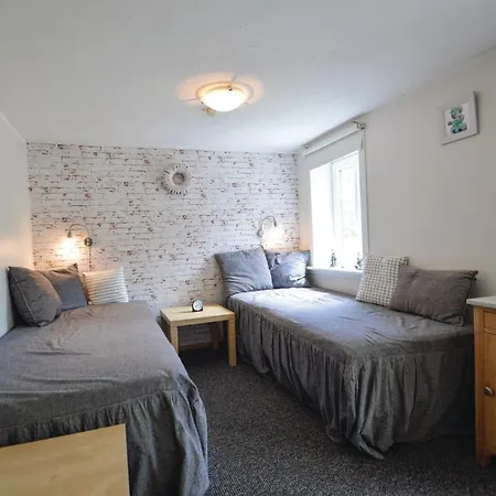 Nice In W/ 2 Bedrooms Hébergement de vacances