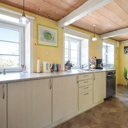 Nice In W/ 2 Bedrooms Casa de Férias Højer